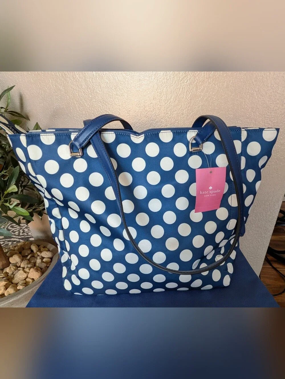 kate spade stylish spacious